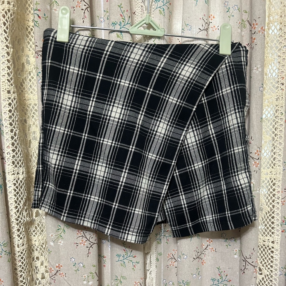 Brandy Melville 2014 Tumblr Era Blk/Wht Plaid Skort Side Zip Size Small
